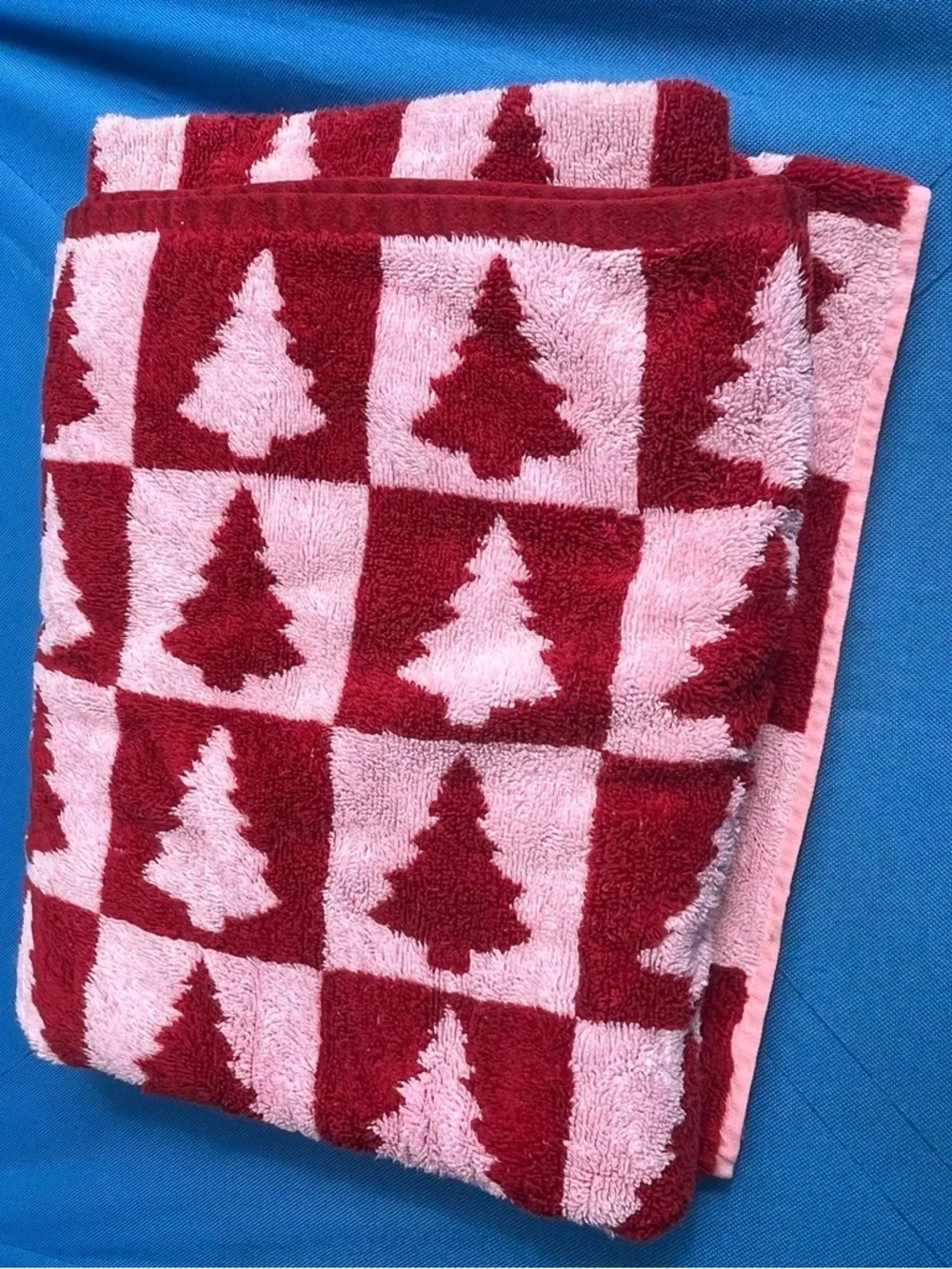 Red and Pink Holiday Tree Bath Towel